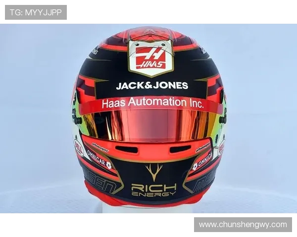 塞恩斯的头盔太 “辣” 了！红黄撞色藏着三重玄机