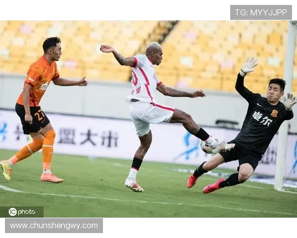 徐州门将神级划铲镇镇江！苏超最帅扑救引爆热议