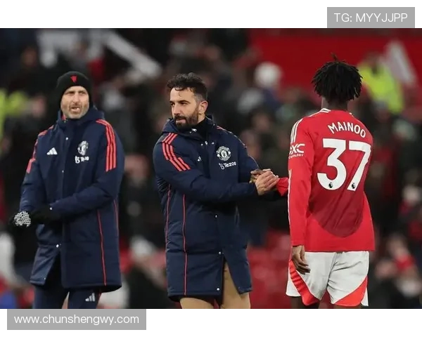 足坛丁修再放大招：姆贝乌莫亿元转会费 + 25 万周薪，曼联被逼上梁山！